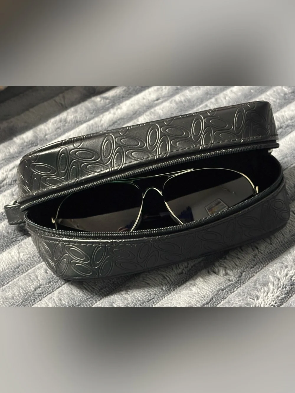 Women’s Oakley Feedback Aviator Sunglasses with Black Case -